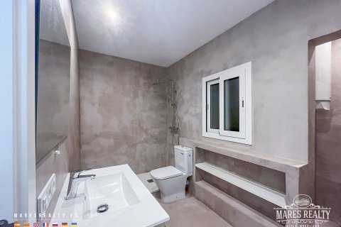 Apartamento de 3 dormitorios en venta en Barcelona, Cataluña, Spain № 1036 - foto 20