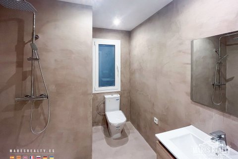 Apartamento de 3 dormitorios en venta en Barcelona, Cataluña, Spain № 1036 - foto 18