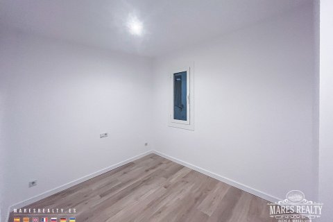 Apartamento de 3 dormitorios en venta en Barcelona, Cataluña, Spain № 1036 - foto 4