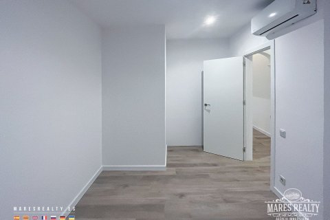 Apartamento de 3 dormitorios en venta en Barcelona, Cataluña, Spain № 1036 - foto 8