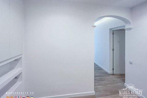 Apartamento de 3 dormitorios en venta en Barcelona, Cataluña, Spain № 1036 - foto 7