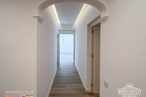 Apartamento de 3 dormitorios en venta en Barcelona, Cataluña, Spain № 1036 - foto 9