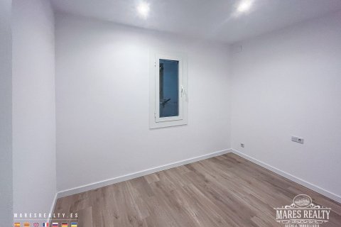 Apartamento de 3 dormitorios en venta en Barcelona, Cataluña, Spain № 1036 - foto 10