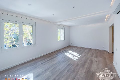 Квартира с 3 спальнями в Барселоне, Каталония, Испания № 1036
