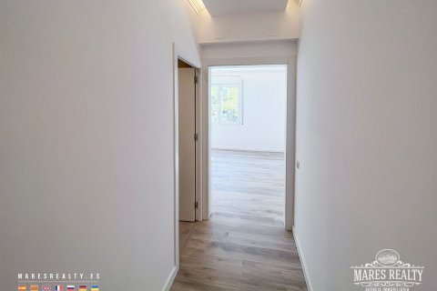 Apartamento de 3 dormitorios en venta en Barcelona, Cataluña, Spain № 1036 - foto 5