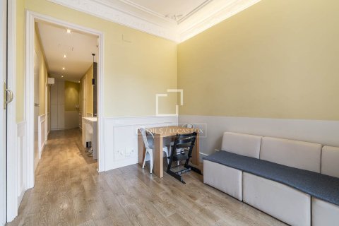 2 chambres apartment à vendre à Barcelona, Catalonia, Spain № 3952 - photo 3
