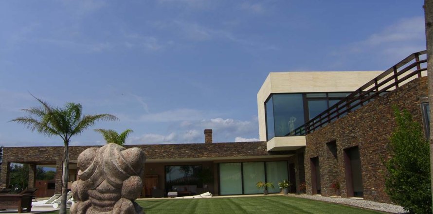 Вилла с 4 спальнями в Розы, Герона, Каталония, Испания № 846