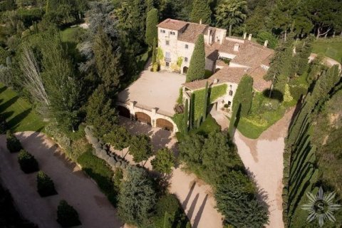 Купить замки и поместья в Матаро, Испания с 9 спален, 2000м², № 843 - фото 4