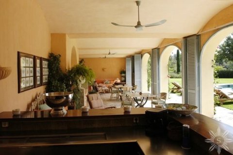 Купить замки и поместья в Матаро, Испания с 9 спален, 2000м², № 843 - фото 16