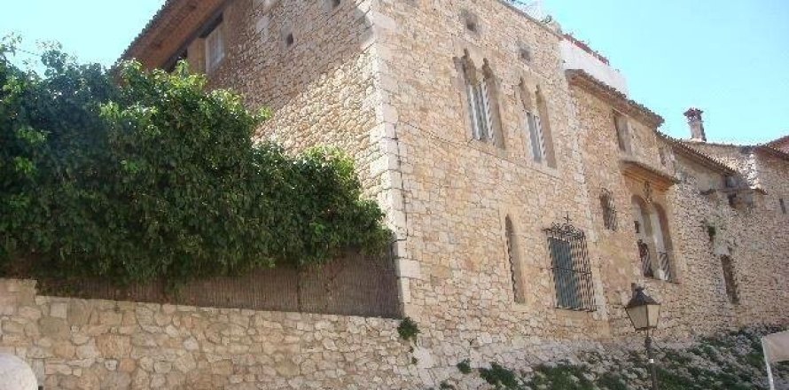 Замки и поместья с 4 спальнями в Ситжесе, Барселона, Каталония, Испания № 841