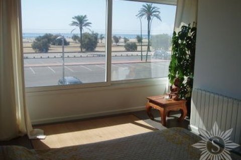 Вилла с 3 спальнями в Розы, Герона, Каталония, Испания № 847