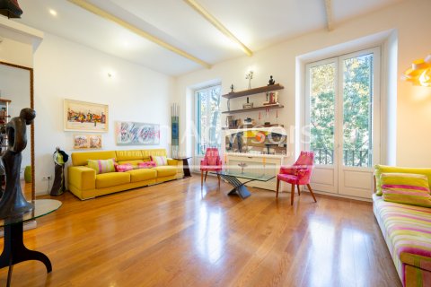 Купить квартиру в Барселона, Испания с 2 спальни, 73м², № 2874 - фото 3