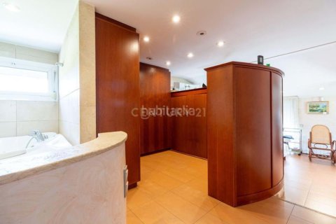 Купить дом в Барселона, Испания с 6 спален, 708м², № 2321 - фото 29