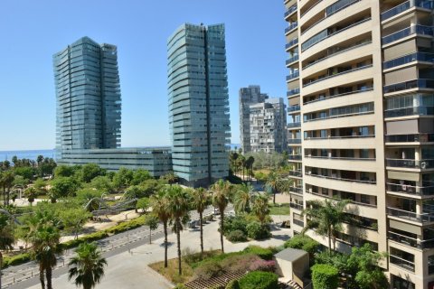 4 bedrooms apartment for sale in Barcelona, Catalonia, Spain № 7620 - photo 20