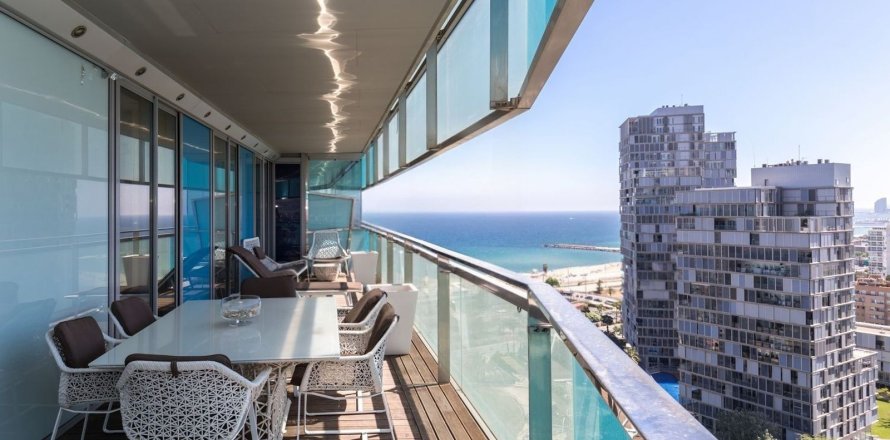 3 bedrooms apartment for sale in Barcelona, Catalonia, Spain № 7616
