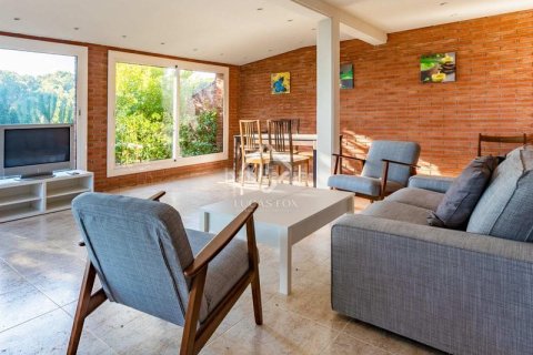 Купить дом в Сан-Андреу-де-Льяванерес, Испания с 14 спален, 2260м², № 2763 - фото 17