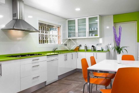 Купить дом в Сан-Андреу-де-Льяванерес, Испания с 14 спален, 2260м², № 2763 - фото 21