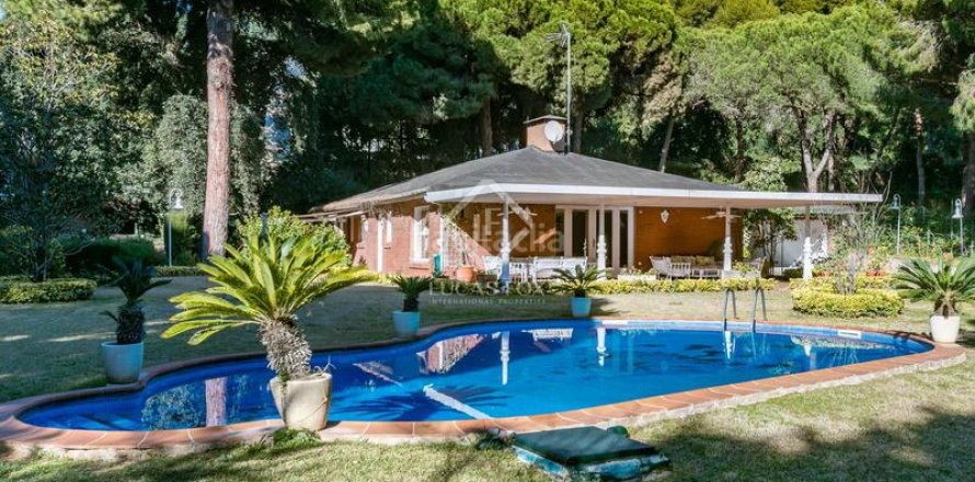 Дом с 14 спальнями в Сан-Андреу-де-Льяванересе, Барселона, Каталония, Испания № 2763