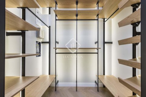 Купить квартиру в Эшампле, Испания с 3 спальни, 124м², № 2759 - фото 23