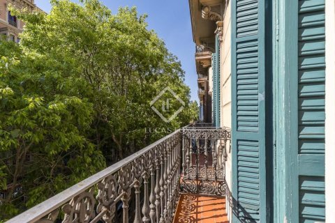 Купить квартиру в Эшампле, Испания с 3 спальни, 124м², № 2759 - фото 12