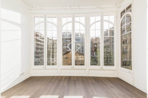 Купить квартиру в Эшампле, Испания с 4 спальни, 200м², № 2762 - фото 20