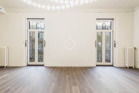 Купить квартиру в Эшампле, Испания с 4 спальни, 200м², № 2762 - фото 6