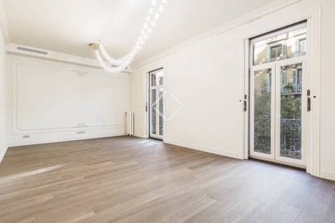 Купить квартиру в Эшампле, Испания с 4 спальни, 200м², № 2762 - фото 3
