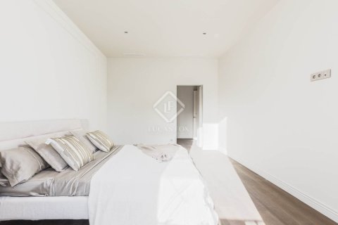 Купить квартиру в Эшампле, Испания с 4 спальни, 200м², № 2762 - фото 27