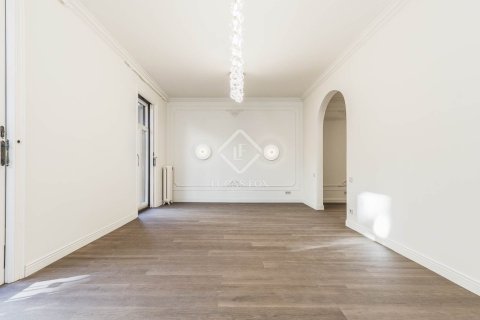 Купить квартиру в Эшампле, Испания с 4 спальни, 200м², № 2762 - фото 5