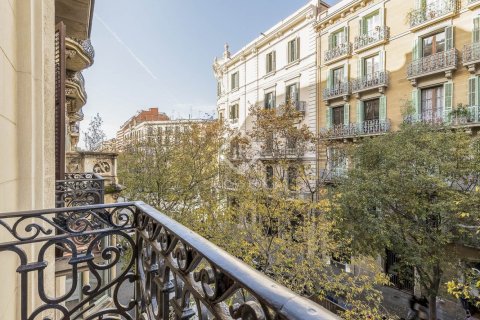 Купить квартиру в Эшампле, Испания с 4 спальни, 200м², № 2762 - фото 8