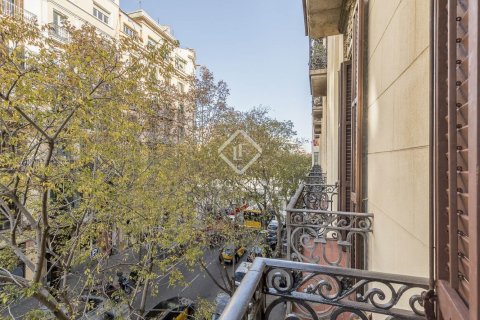 Купить квартиру в Эшампле, Испания с 4 спальни, 200м², № 2762 - фото 9