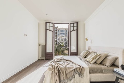 Купить квартиру в Эшампле, Испания с 4 спальни, 200м², № 2762 - фото 25