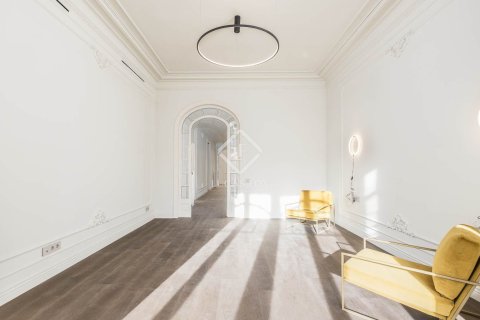 Купить квартиру в Эшампле, Испания с 4 спальни, 200м², № 2762 - фото 22