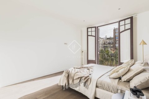 Купить квартиру в Эшампле, Испания с 4 спальни, 200м², № 2762 - фото 26