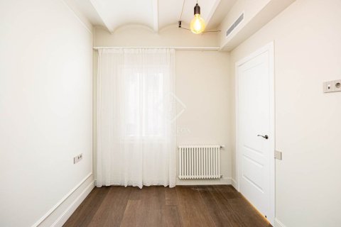 Купить квартиру в Эшампле, Испания с 3 спальни, 161м², № 2765 - фото 26