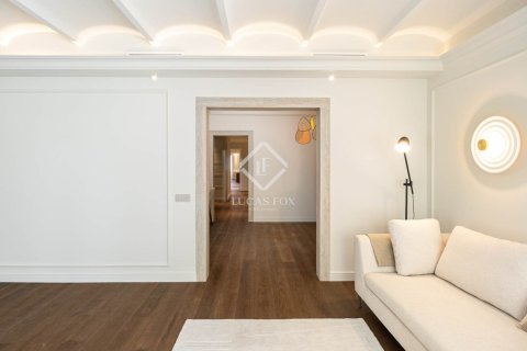 Купить квартиру в Эшампле, Испания с 3 спальни, 161м², № 2765 - фото 5