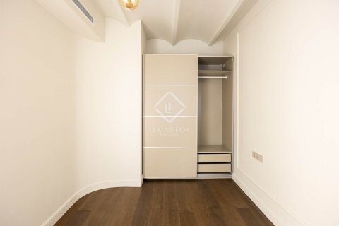 Купить квартиру в Эшампле, Испания с 3 спальни, 161м², № 2765 - фото 25