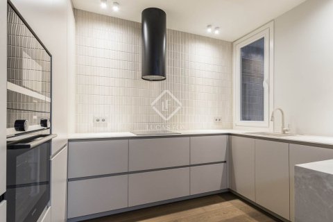 Купить квартиру в Эшампле, Испания с 3 спальни, 161м², № 2765 - фото 10