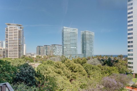4 bedrooms apartment for sale in Barcelona, Catalonia, Spain № 7283 - photo 3