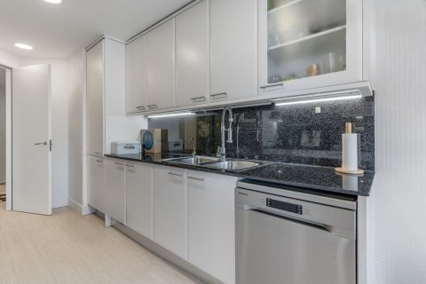 4 bedrooms apartment for sale in Barcelona, Catalonia, Spain № 7283 - photo 17