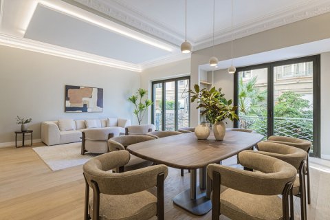 Apartamento de 5 dormitorios en venta en Barcelona, Cataluña, Spain № 7284 - foto 26