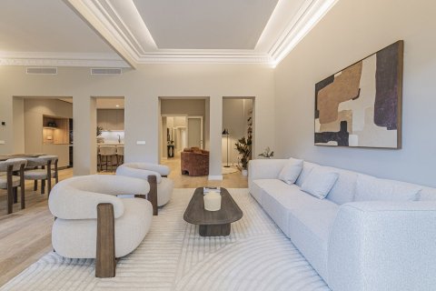 Apartamento de 5 dormitorios en venta en Barcelona, Cataluña, Spain № 7284 - foto 23