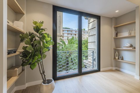 Apartamento de 5 dormitorios en venta en Barcelona, Cataluña, Spain № 7284 - foto 28