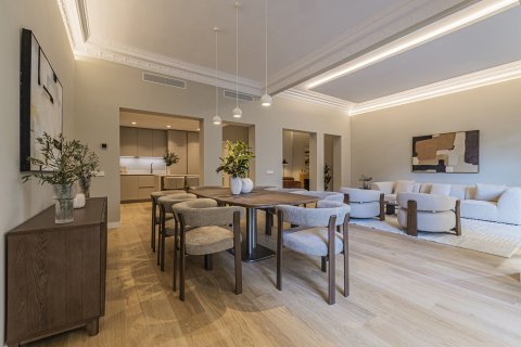 Apartamento de 5 dormitorios en venta en Barcelona, Cataluña, Spain № 7284 - foto 18
