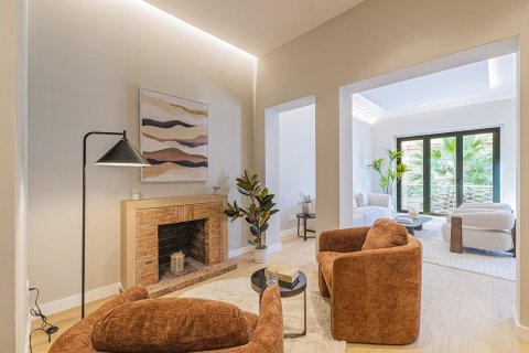 Apartamento de 5 dormitorios en venta en Barcelona, Cataluña, Spain № 7284 - foto 9