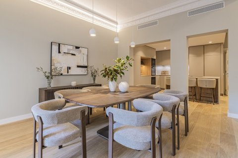 Apartamento de 5 dormitorios en venta en Barcelona, Cataluña, Spain № 7284 - foto 20