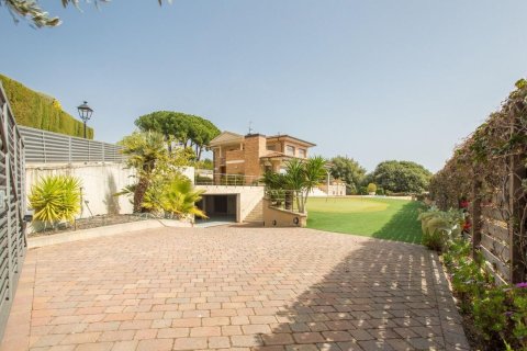 Сasa de 5 dormitorios en venta en Sant Vicenc De Montalt, Barcelona, Cataluña, Spain № 1353 - foto 20