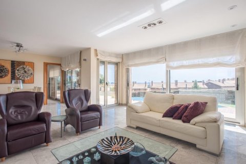 Сasa de 5 dormitorios en venta en Sant Vicenc De Montalt, Barcelona, Cataluña, Spain № 1353 - foto 8