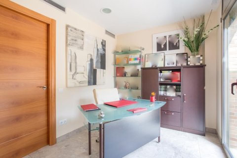 Сasa de 5 dormitorios en venta en Sant Vicenc De Montalt, Barcelona, Cataluña, Spain № 1353 - foto 21