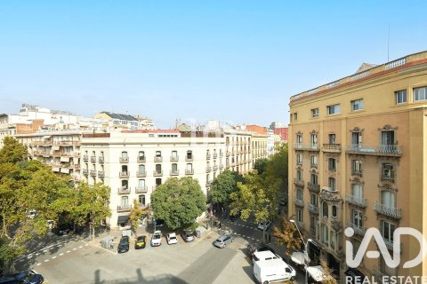 4 bedrooms apartment for sale in Barcelona, Catalonia, Spain № 4782 - photo 4